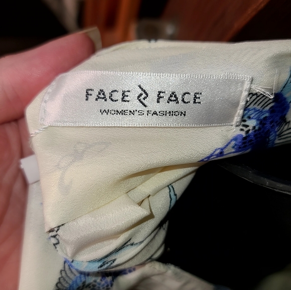 Face2Face NWT beautiful cream & blue Butterfly & bird button down - Picture 6 of 9